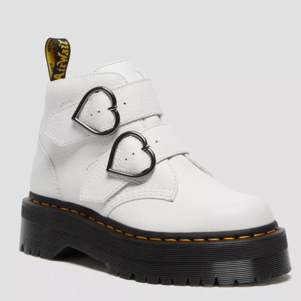NWT Dr. Martens Devon Heart White Leather Boots